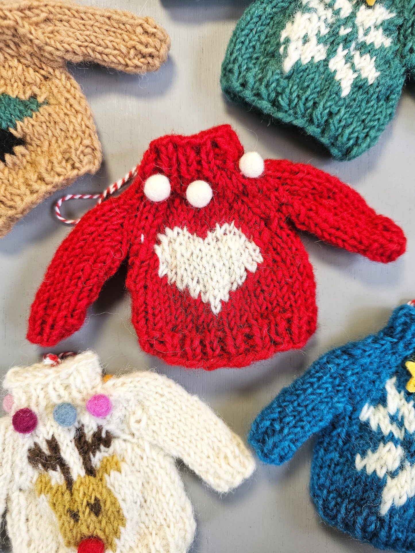 PRE-ORDER Hanger Kersttrui Rood