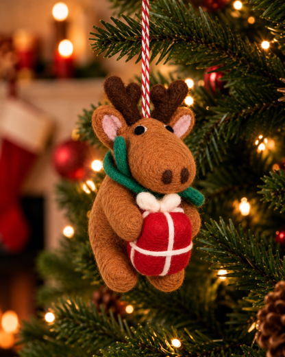Hanger Eland met cadeau